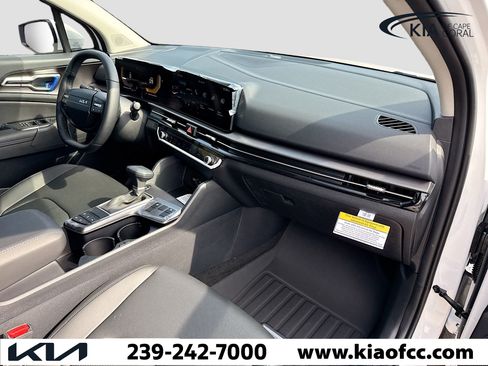 New 2026 Kia Sportage EX FWD image 11