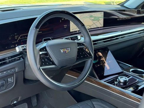 Used 2025 Cadillac Escalade Sport Platinum AWD/4WD image 27