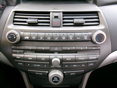 Used 2012 Honda Accord LX image 25
