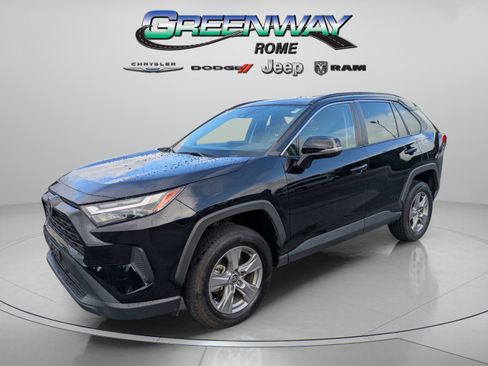 Used 2024 Toyota RAV4 XLE FWD image 4