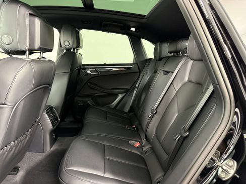 Certified 2026 Porsche Macan AWD/4WD image 22