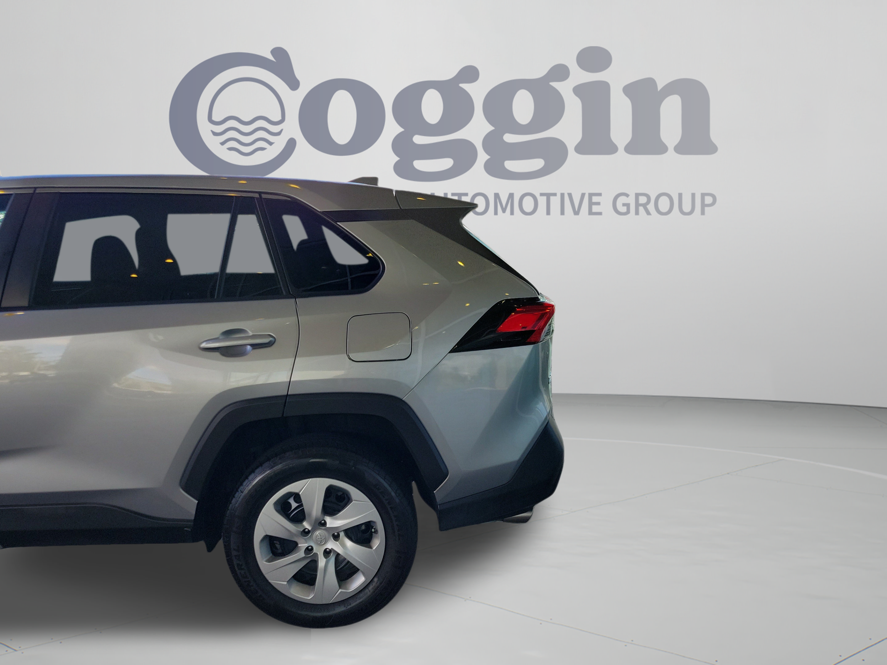 Used 2023 Toyota RAV4 LE FWD image 32