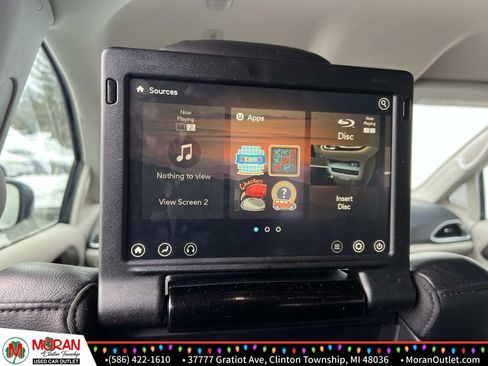 Used 2018 Chrysler Pacifica Touring-L Plus w/ Tire & Wheel Group image 15