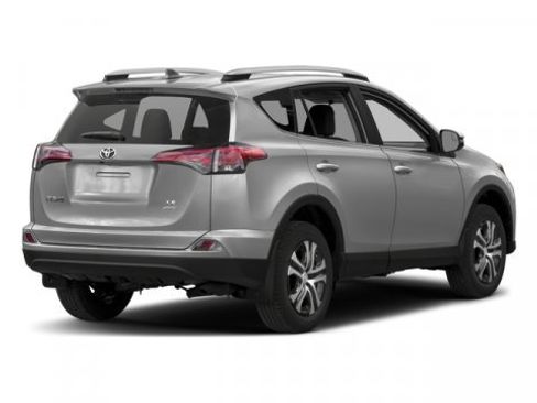 Used 2017 Toyota RAV4 LE AWD/4WD image 2