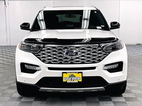 Used 2024 Ford Explorer Platinum w/ Technology Package image 3