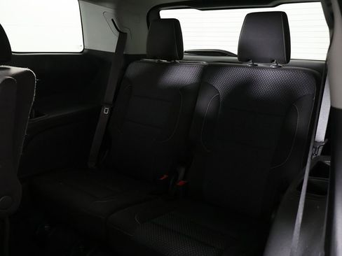 Used 2023 GMC Acadia SLE w/ Driver Convenience Package image 28