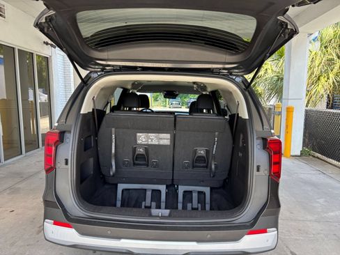 Used 2026 Kia Carnival FWD image 34