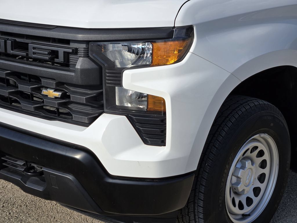 Used 2024 Chevrolet Silverado 1500 W/T w/ Trailering Package AWD/4WD image 9