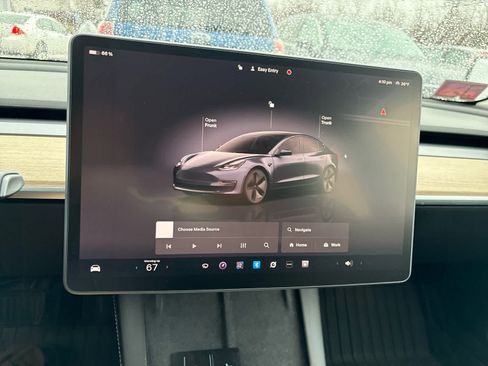 Used 2022 Tesla Model 3 Long Range AWD/4WD image 9