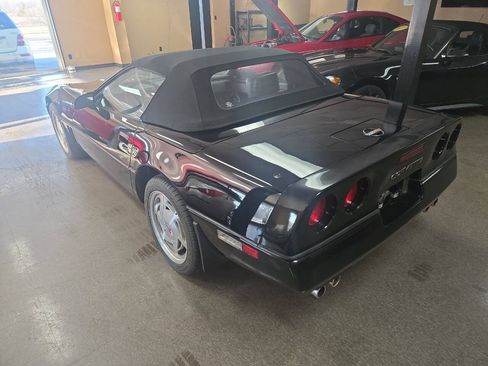 Used 1989 Chevrolet Corvette Convertible RWD image 36