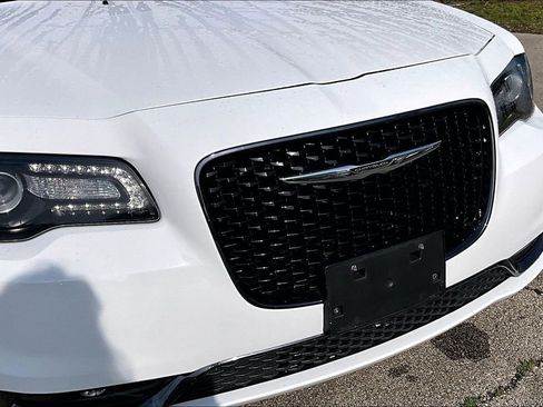 Used 2017 Chrysler 300 S AWD/4WD image 27