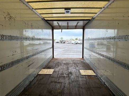 Used 2022 Ford F750 2WD Regular Cab Super Duty image 13