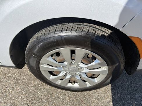 Used 2020 Kia Soul LX image 12