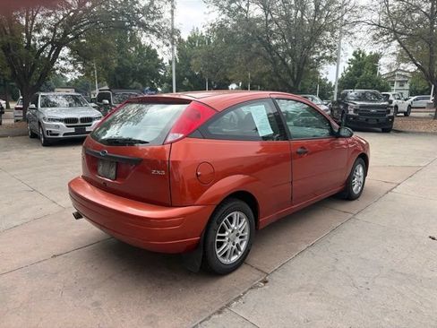 Used 2005 Ford Focus ZX3 Hatchback FWD image 5