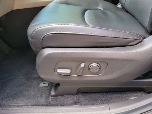 Certified 2023 Kia Carnival EX w/ Paint Protection Package FWD image 15