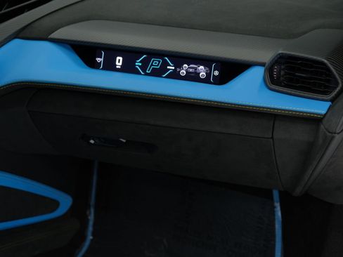 Used 2025 Lamborghini Revuelto image 42