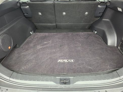 Used 2019 Toyota RAV4 Limited image 34