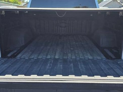 Used 2022 Chevrolet Silverado 1500 LT AWD/4WD image 7