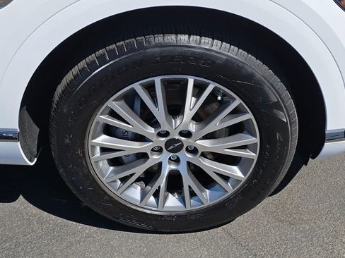 Used 2025 Genesis GV80 2.5T AWD/4WD image 9