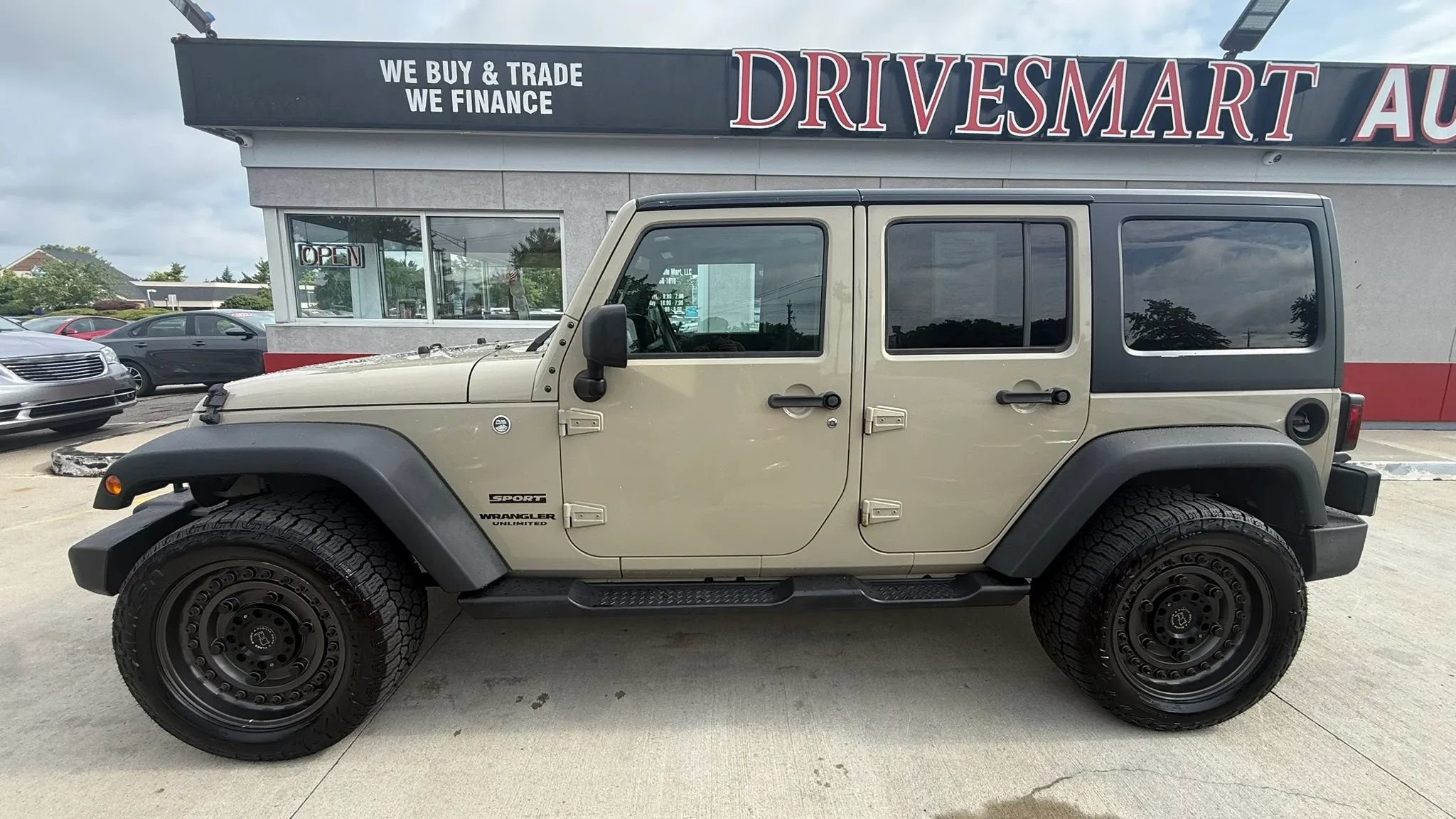 Used 2017 Jeep Wrangler Unlimited Sport w/ Quick Order Package 24S AWD/4WD image 5