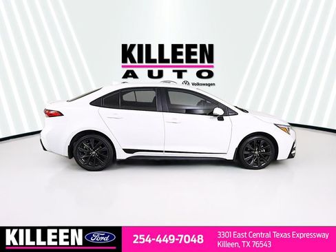 Used 2024 Toyota Corolla SE image 9