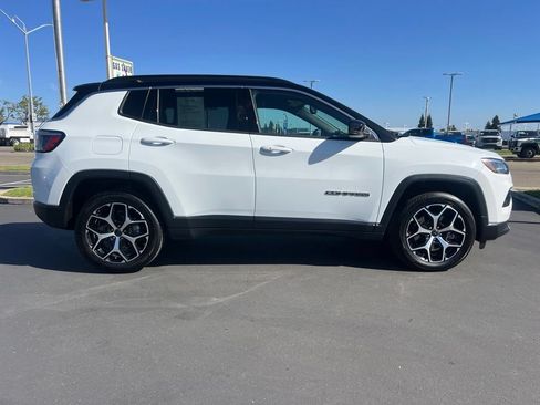 Used 2025 Jeep Compass Limited AWD/4WD image 11