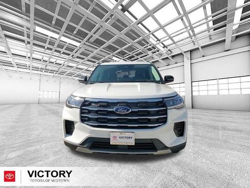 Used 2025 Ford Explorer Active image 9
