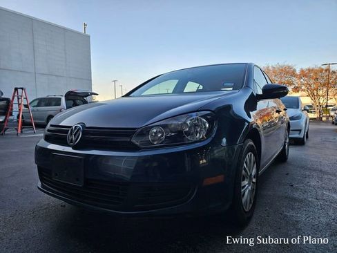 Used 2010 Volkswagen Golf 4-Door image 2