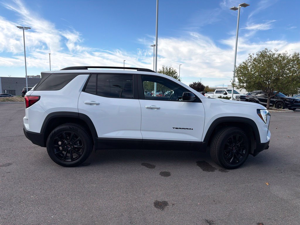 Used 2026 GMC Terrain Elevation w/ Elevation Premium Package AWD/4WD image 4