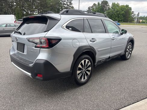 Used 2024 Subaru Outback Limited AWD/4WD image 8