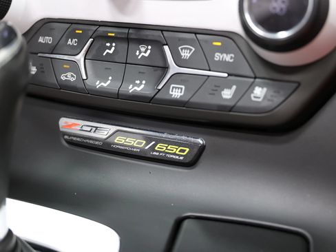 Used 2016 Chevrolet Corvette Z06 w/ 3LZ Preferred Equipment Group RWD image 48