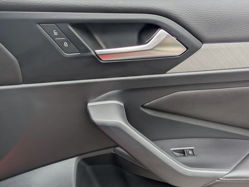 Used 2022 Volkswagen Jetta SE w/ Panoramic Sunroof Package FWD image 22