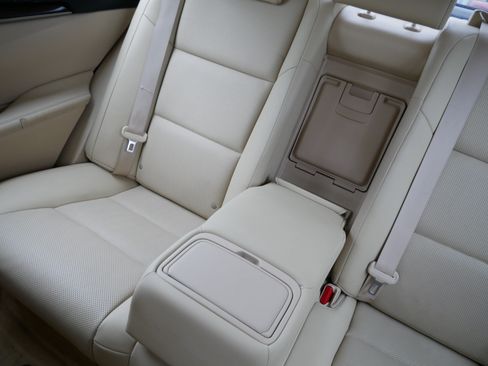 Used 2015 Lexus ES 350 w/ Premium Package FWD image 12