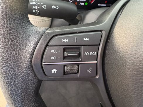 Certified 2025 Honda HR-V LX image 12