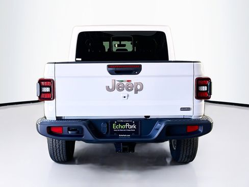 Used 2022 Jeep Gladiator Overland w/ Popular Equipment Package AWD/4WD image 7