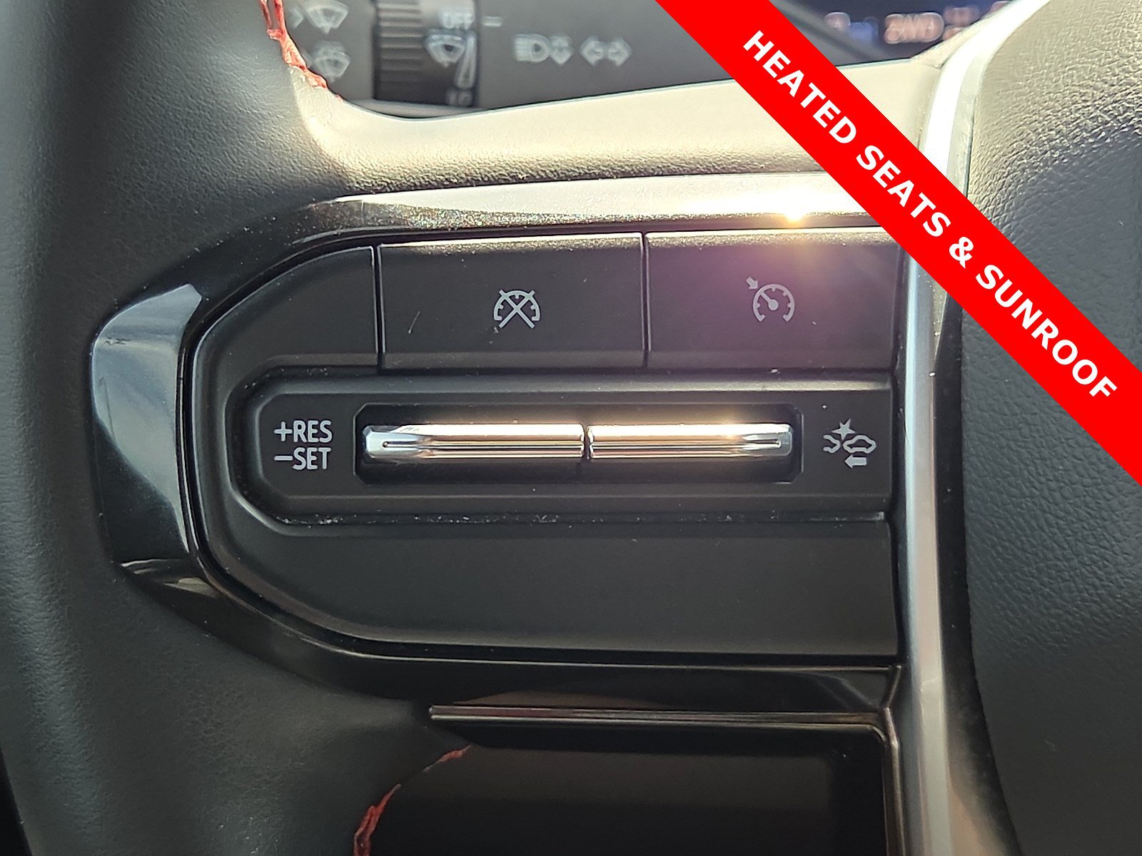 Used 2024 Chevrolet Colorado Z71 w/ LPO, Dark Essentials Package AWD/4WD image 21
