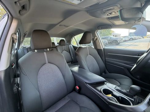 Used 2023 Toyota Camry LE FWD image 11