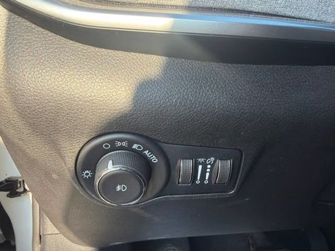Used 2024 Jeep Compass Latitude AWD/4WD image 33