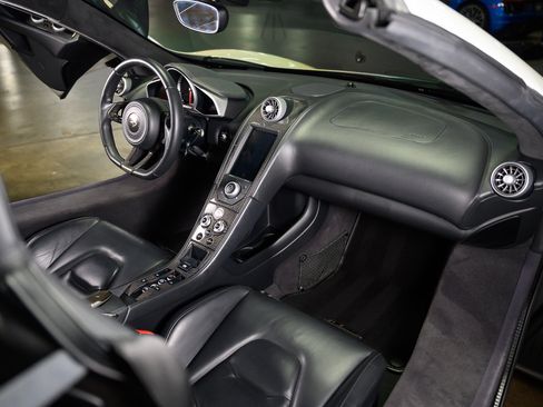Used 2013 McLaren MP4-12C Spider image 34