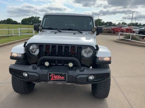 Used 2022 Jeep Gladiator Sport AWD/4WD image 3
