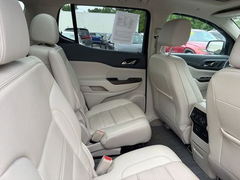 Used 2023 GMC Acadia Denali w/ Denali Technology Package FWD image 13