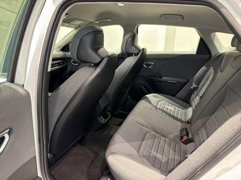 Used 2025 Kia K4 EX image 17