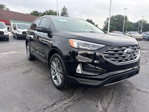 Used 2024 Ford Edge Titanium w/ Equipment Group 301A AWD/4WD image 4