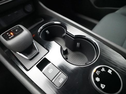 Used 2023 Nissan Rogue S AWD/4WD image 16