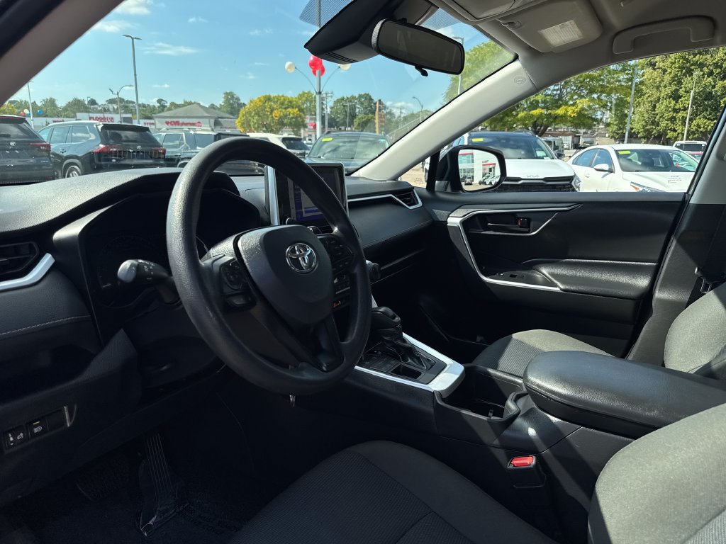Used 2024 Toyota RAV4 LE AWD/4WD image 14