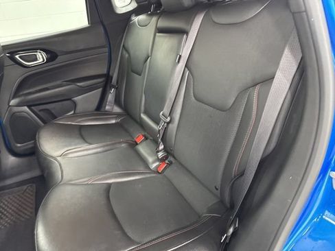 Used 2025 Jeep Compass Trailhawk AWD/4WD image 23