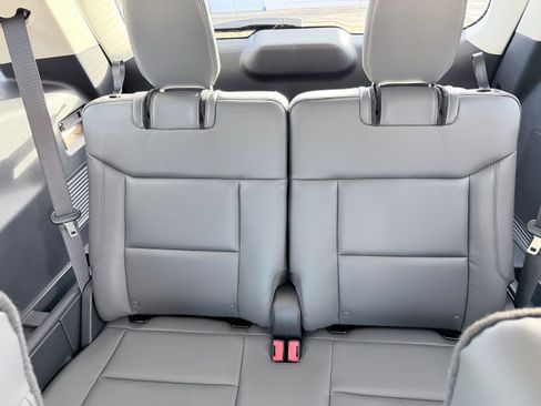 New 2026 Ford Explorer Active w/ Active Comfort Package image 24