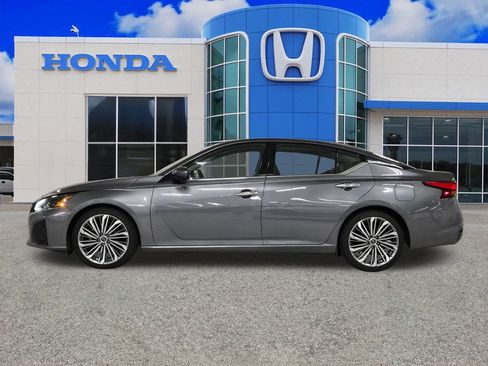 Used 2023 Nissan Altima 2.5 SL FWD image 6