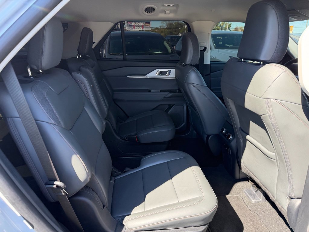 Used 2025 Ford Explorer Active w/ Active Comfort Package AWD/4WD image 15