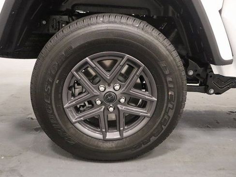 New 2025 Jeep Gladiator Sport image 24